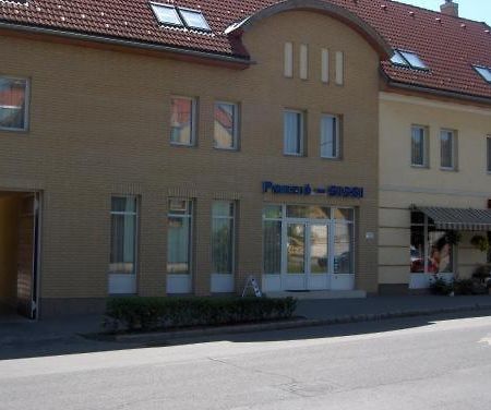 Panzio Sissi Hotel Gödöllő Eksteriør billede