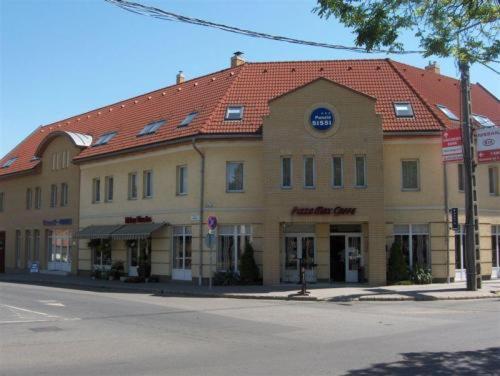 Panzio Sissi Hotel Gödöllő Eksteriør billede